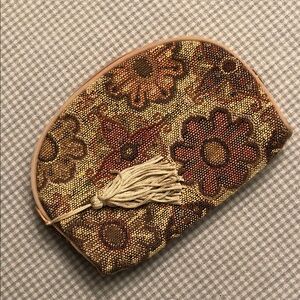 Tapestry Floral Zippered Pouch Tan Tassel EUC 6 1/2”x5”x1” Neutrals #1255